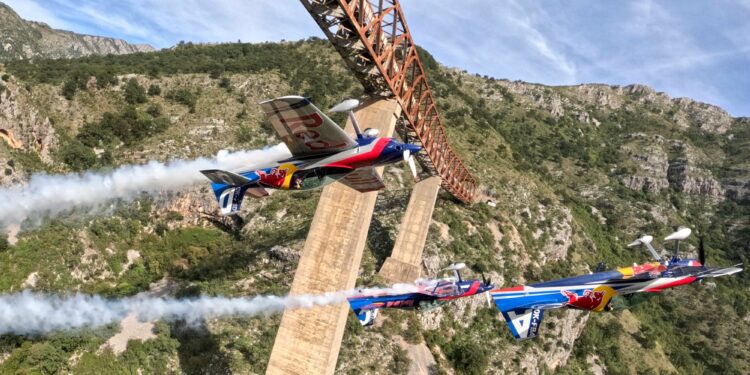 Red Bull Pilots Fly Under Highest Rail Bridge in Europe