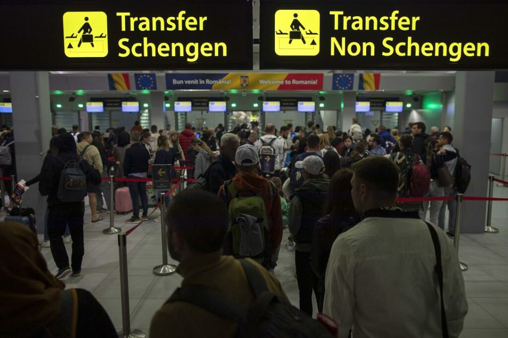 Romania will join Schengen with its land borders this year, prime minister says