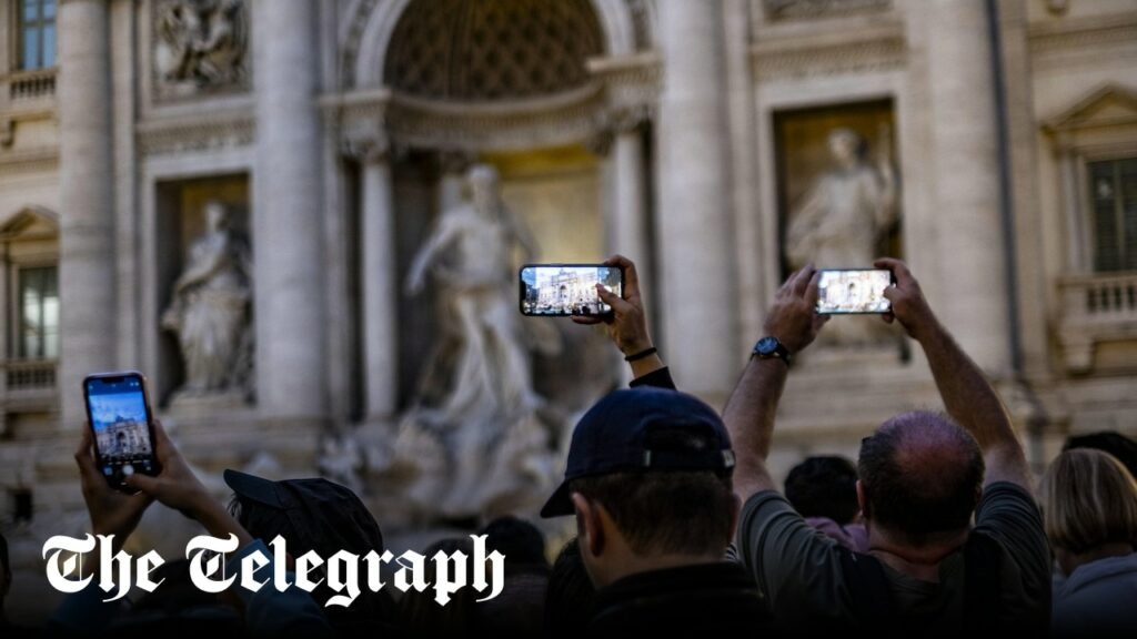 Rome tourists suffer '100 muggings a day' in wave of street crime