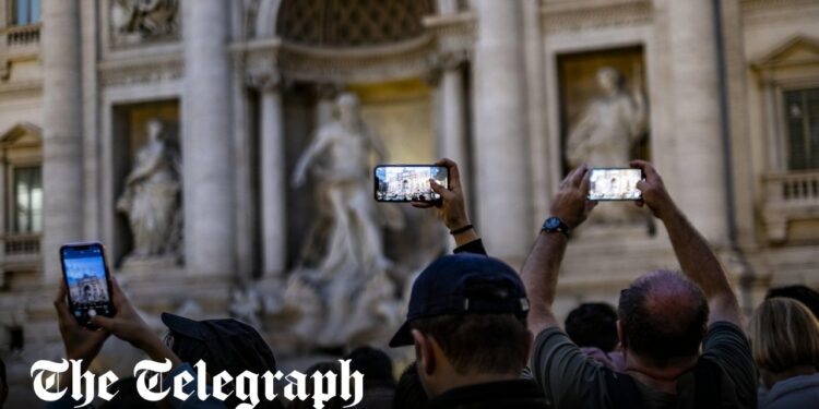 Rome tourists suffer '100 muggings a day' in wave of street crime