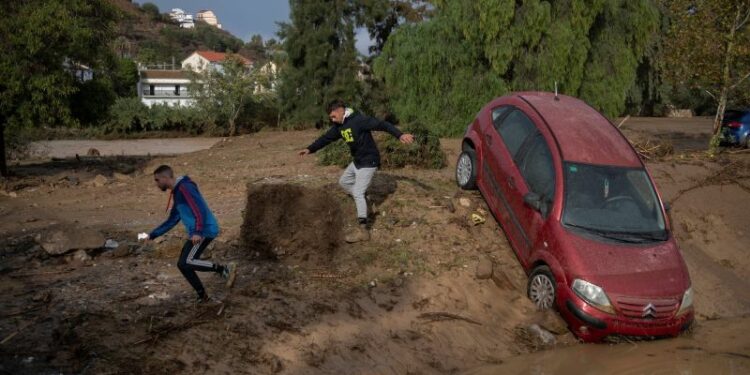 Spain: Severe flash flooding hits Valencia and other southern and eastern areas