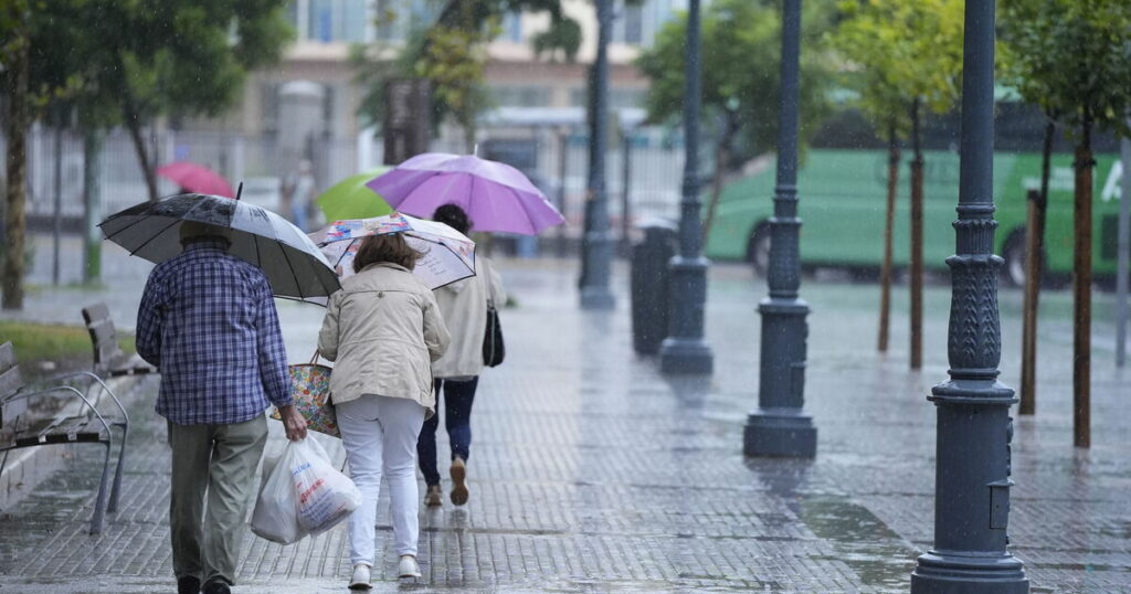 Spain weather: Maps show brutal storm smashing holiday hotspots today | World | News