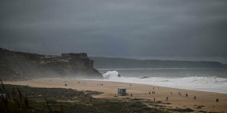 Storm Kirk tears through Spain, Portugal, heads for France