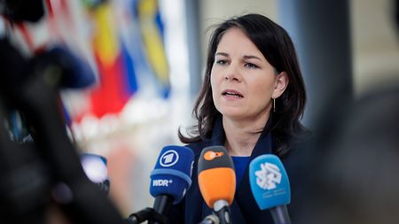 Support for Ukraine and Middle East crisis diplomacy – Foreign Minister Baerbock at the EU Foreign Affairs Council in Luxembourg