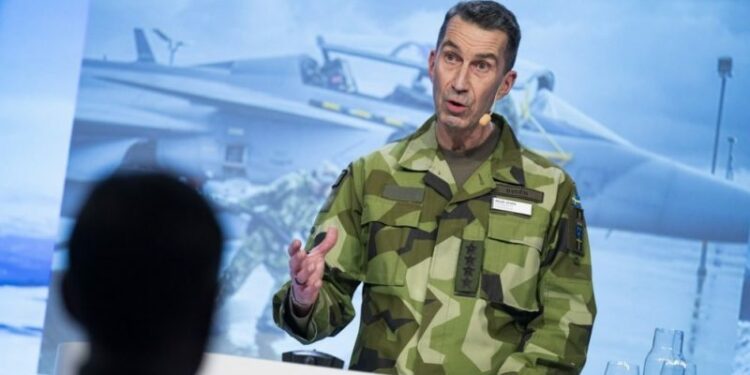 Swedish minister, commander-in-chief warn of possible war in Sweden – Euractiv