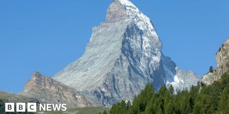 Switzerland and Italy partly redraw border over melting glaciers