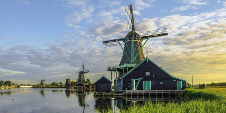 The town frozen in time that's 20 minutes from Amsterdam | Travel News | Travel