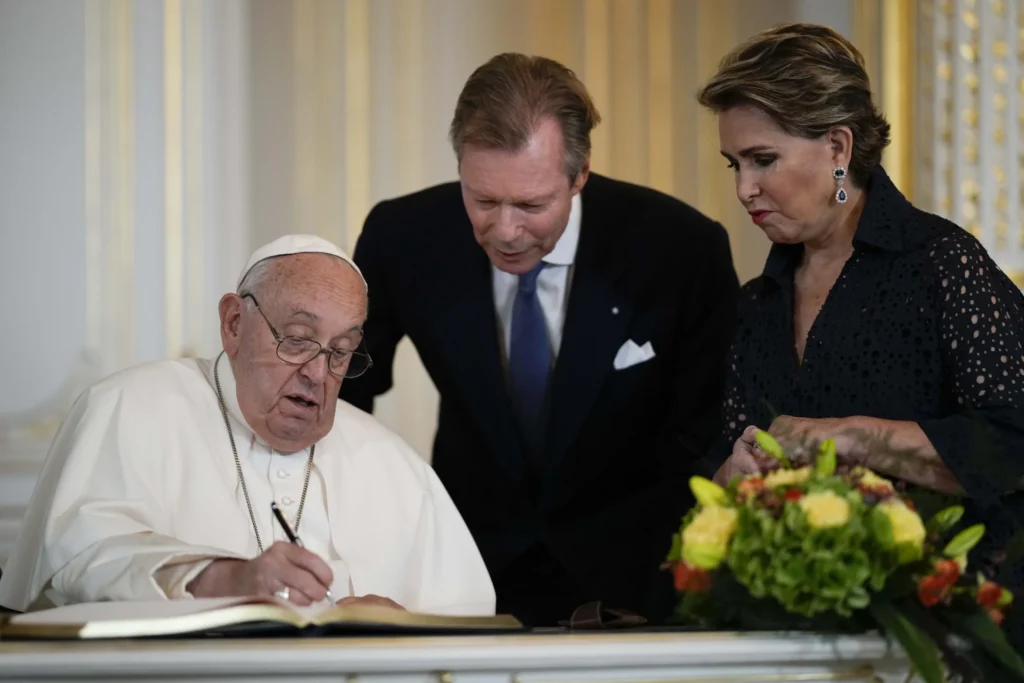 Tired pope talks peace and migrants, skips usual journo greetings