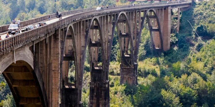 Travel through Serbia and Montenegro on train journey | World | News