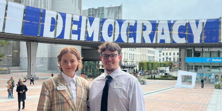 Two Students Travel to Belgium and Meet with European Parliament - Middlebury College News and Events