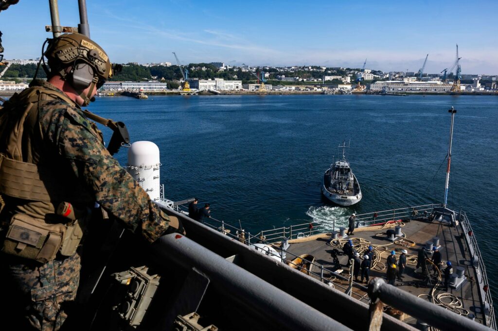 USS Oak Hill Departs Brest, France > U.S. Naval Forces Europe and Africa / U.S. Sixth Fleet > News Display