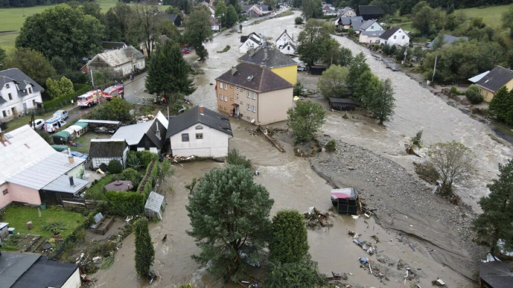 Video. Heavy rains cause devastating floods in Czech Republic - Euronews