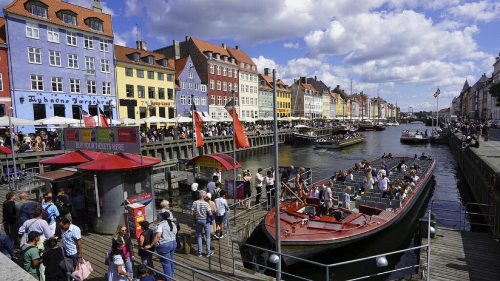 Video. Southern European tourists flock to Denmark to escape the heat – Euronews