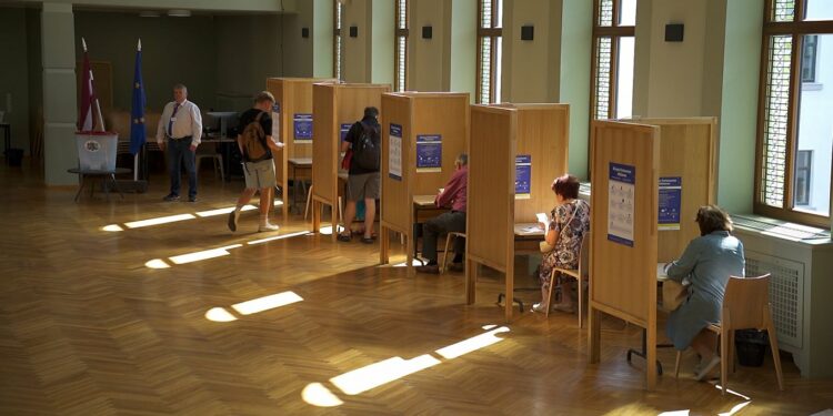 Voting ends in Latvia for European Parliament elections / Article