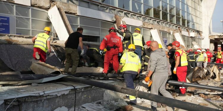 14 killed after train station roof collapses in Serbia, president vows to punish those responsible – Firstpost