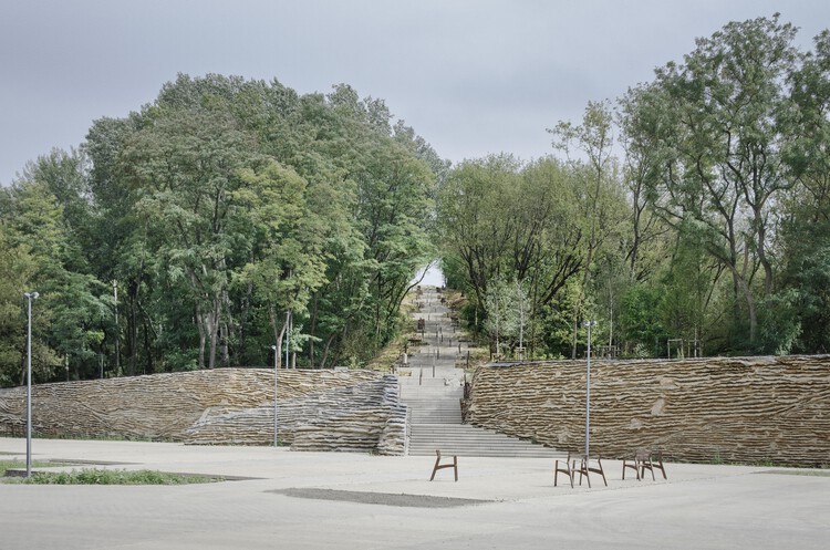 The European Prize for Public Urban Space Announces Warsaw Park and Porto do Son Beach Design as 2024 Winners - Image 6 of 17