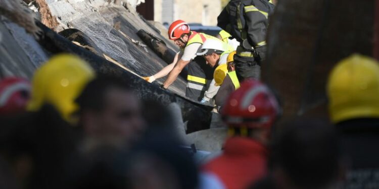 Serbia: Eight killed after railway station roof collapses in Serbia