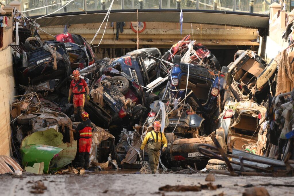 Spain floods latest: Deaths soar over 200 in Valencia amid fresh fears of flooding in Huelva