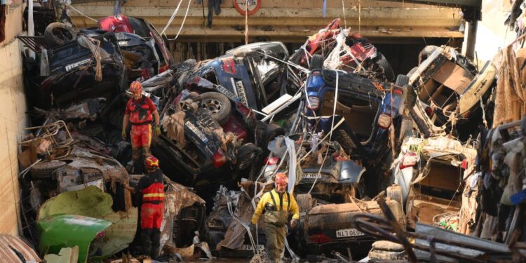 Spain floods latest: Deaths soar over 200 in Valencia amid fresh fears of flooding in Huelva