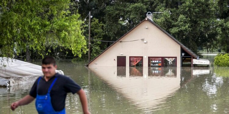 The floods have completely destroyed Klaus Feuser's restaurants.