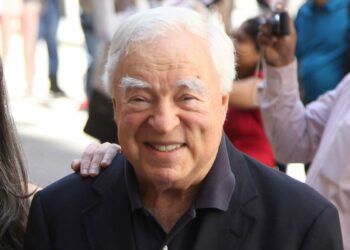 Arthur Frommer, Author Whose Travel Guides Inspired World Tourism, Dies at 95