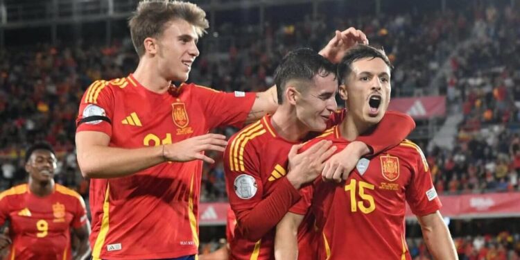 Spain 3 Switzerland 2: Gil and Zaragoza make an impact as De la Fuente shuffles his pack