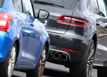 Italy, Poland urge EU to spare carmakers from carbon fines Italy, Poland urge EU to spare carmakers from carbon fines