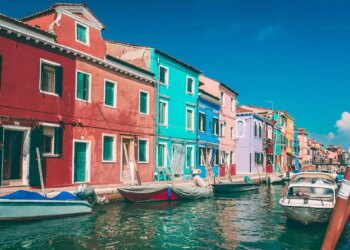 Canada issues travel advisories for these tourist hot spots in Europe