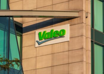 Valeo cut around 1,000 jobs