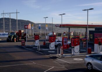 in October, electric cars «captured» 94% of the new car market