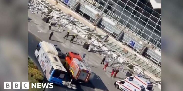 Aftermath of Serbia railway station roof collapse