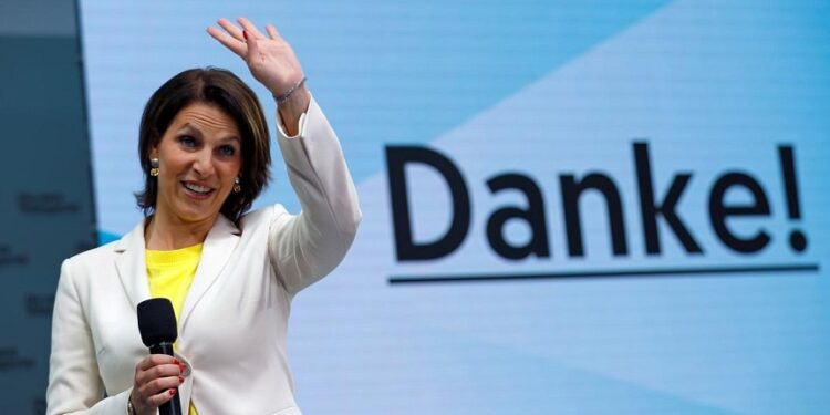 Austria’s Europe Minister to step down from office