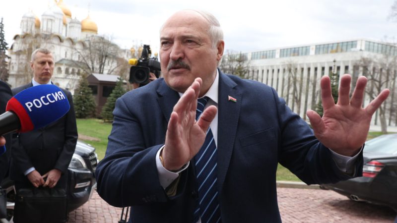 Belarus’ propaganda machine mobilises citizens for Lukashenko’s re-election campaign – Euractiv