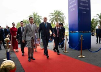 Bulgarian president urges VinFast to soon sell electric cars and invest in production in Bulgaria