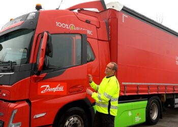 Cutting-edge new charger the size of a suitcase could help curb emissions from trucks in Europe