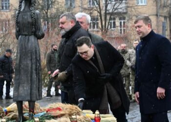 Czech head of diplomacy assures Ukraine of continued support as security situation worsens