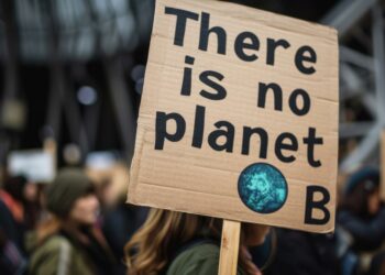 EIB survey: Romanians say climate change is country’s second-biggest challenge after rising cost of living EIB survey: Romanians say climate change is country’s second-biggest challenge after rising cost of living