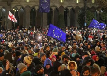EU envoy says Georgia’s freezing of EU talks ‘heartbreaking’, condemns police violence