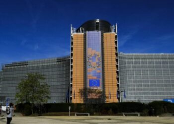 EU forecasts Irish GDP to rebound to 4% next year 