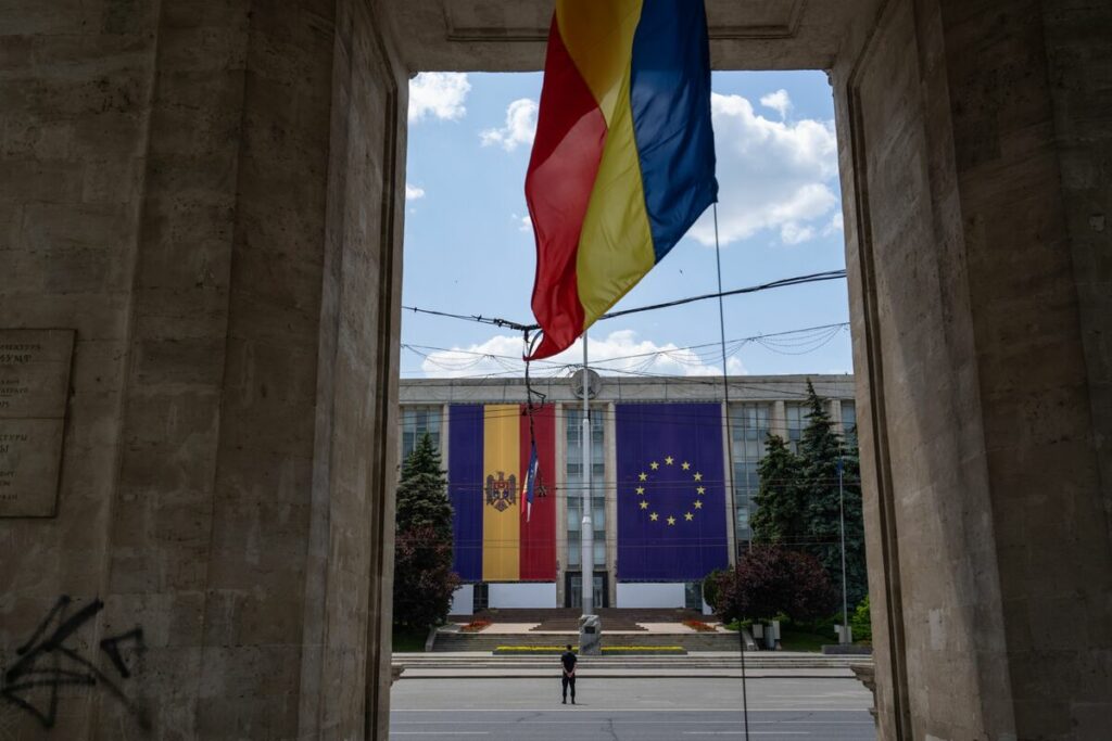 EU to Move on Ukraine, Moldova Accession, Polish Official Says