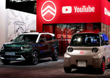 European car sales flat in October, EVs gain ground, ACEA says