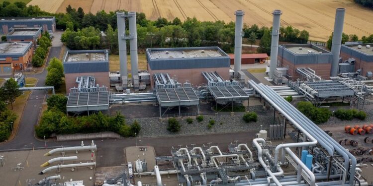 Europe’s plans to continue relying on gas power undermine climate commitments, report reveals