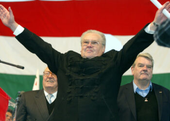 Far-right politician to receive statue in Hungary