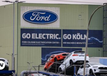 Ford looking to cut thousands of jobs in Europe – DW – 11/20/2024 Ford looking to cut thousands of jobs in Europe – DW – 11/20/2024
