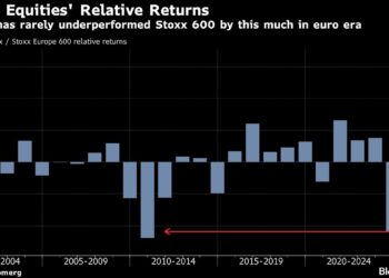 France’s Budget Crisis Deters Buyers Wary of Further Turmoil France’s Budget Crisis Deters Buyers Wary of Further Turmoil