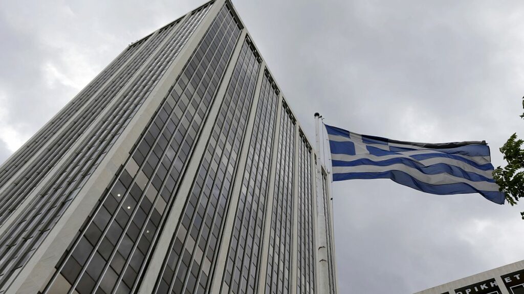 Greek bonds mark historical milestone: Spread erased against France