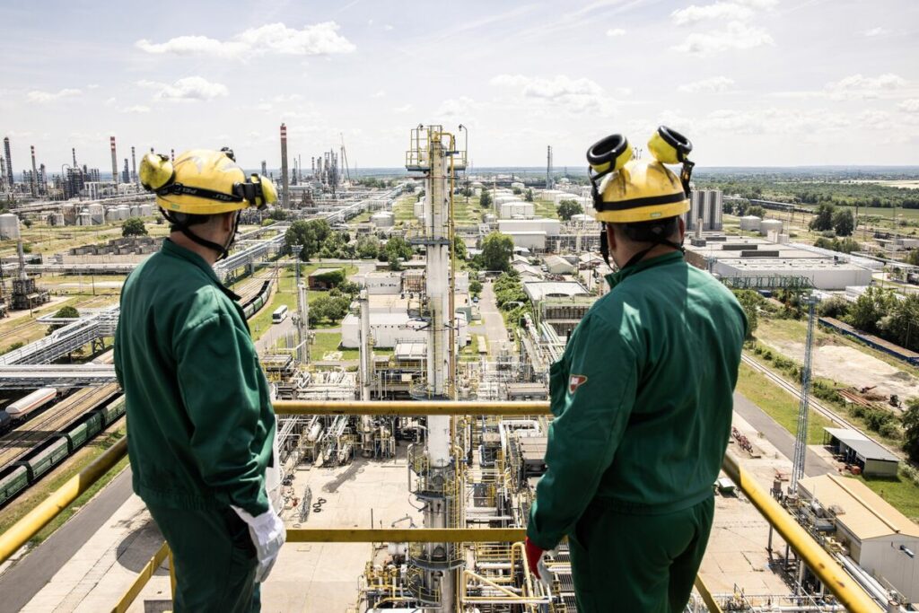 Hungary’s Mol Sees Strong Cash Flow After Russian Oil Deal