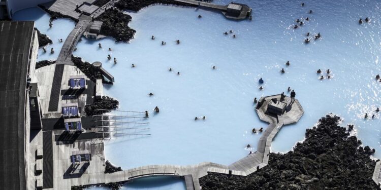Iceland Statistics Body Sees Economy Grinding to a Halt in 2024