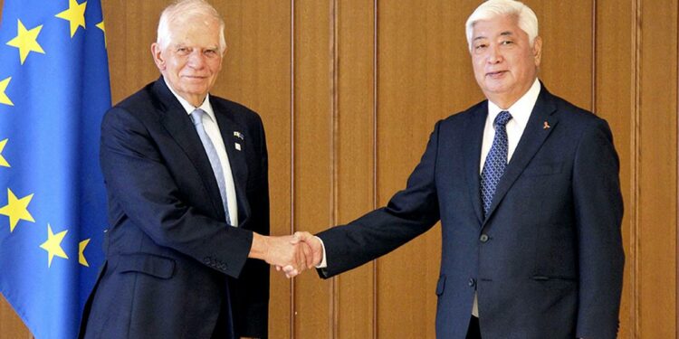 Japan and EU announce new defence pact