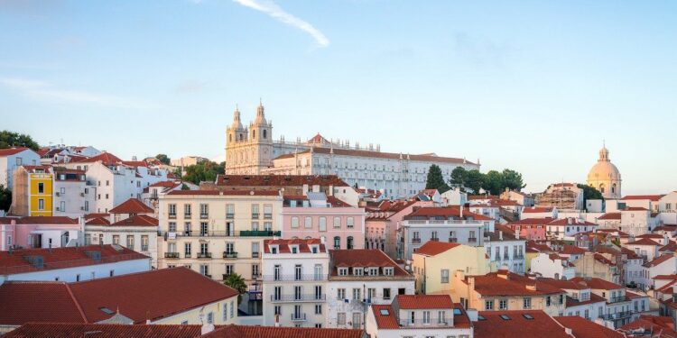 Lisbon apartments are the cheapest in Europe